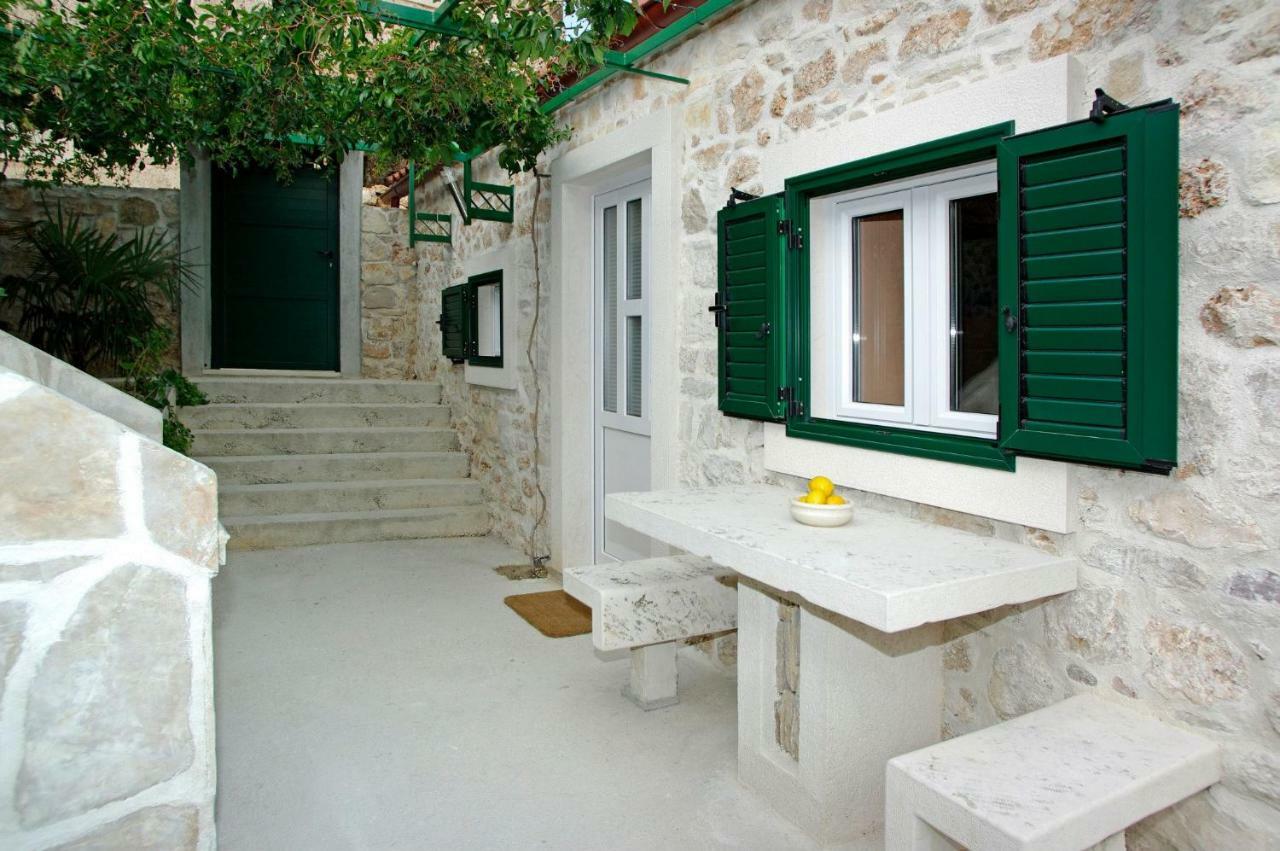 Apartment Menego A2 Bol-Center, Croatia Εξωτερικό φωτογραφία